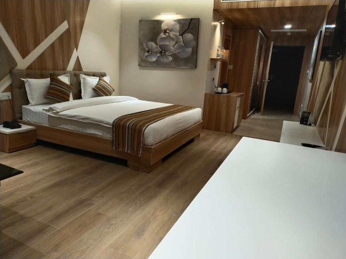 Jw Cruise Hotel Аджмер Екстериор снимка