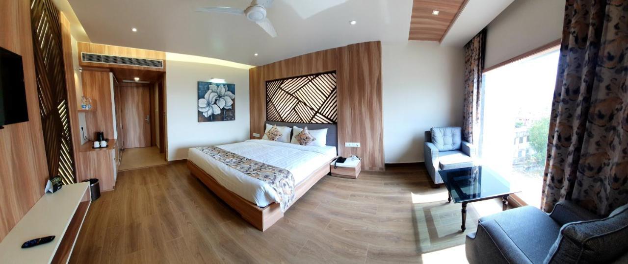 Jw Cruise Hotel Аджмер Екстериор снимка